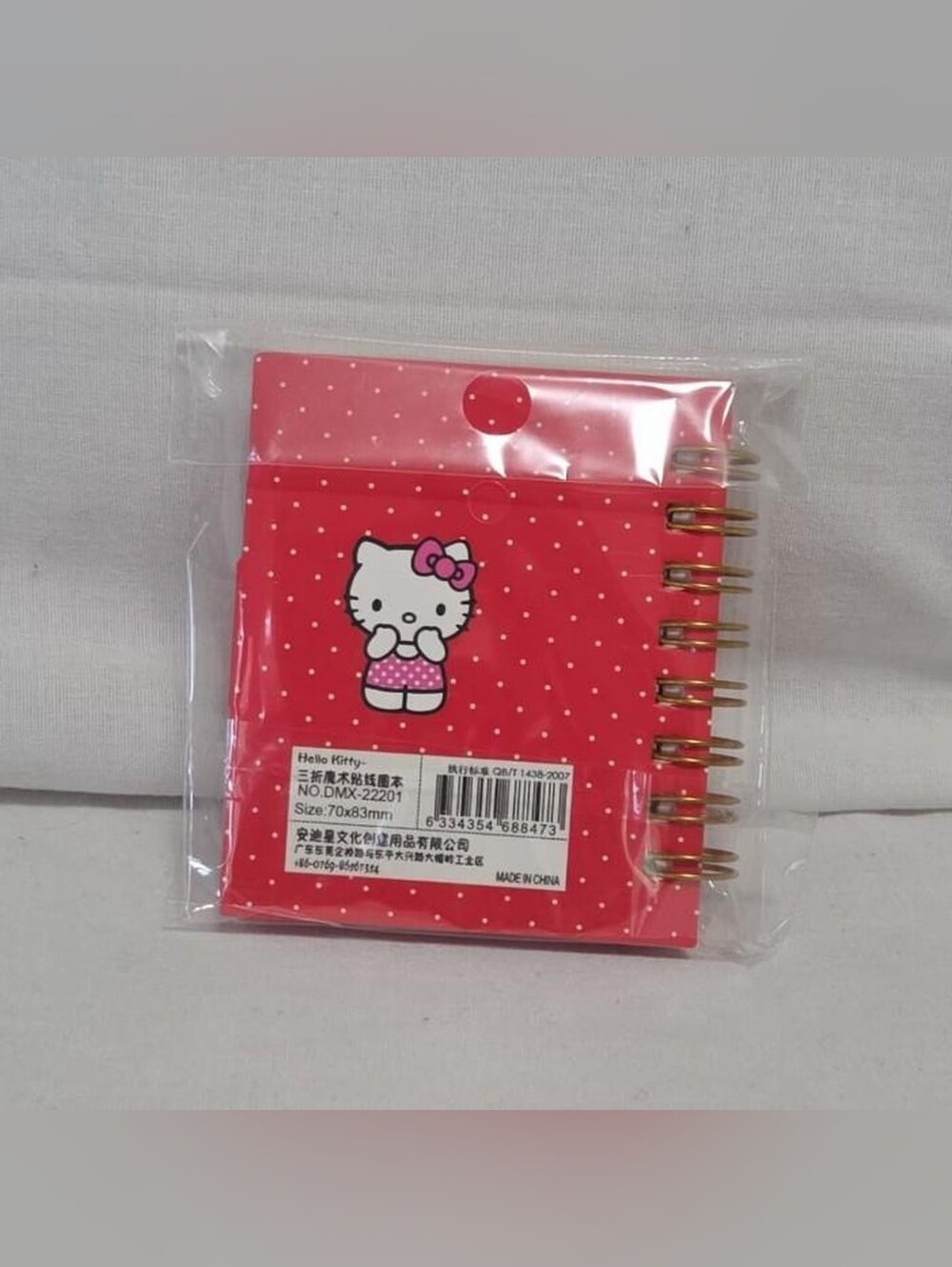 Hello Kitty mini notebook - Picture 2 of 4